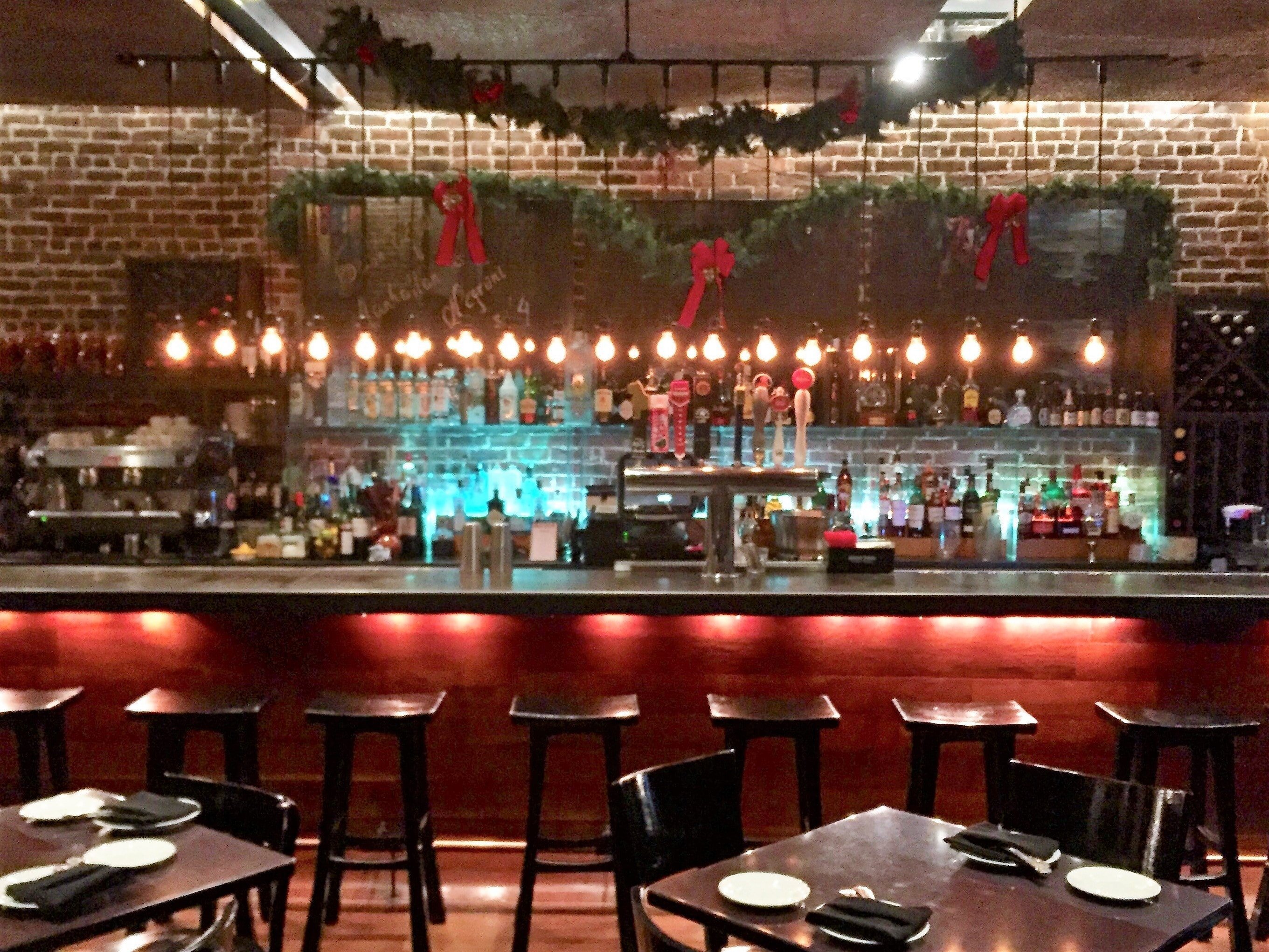 MOMPOU Tapas Bar & Restaurant Newark, NJ